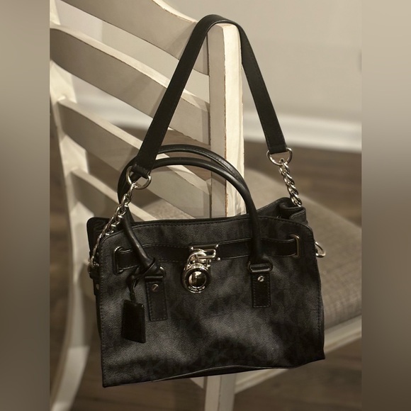 *** Make an Offer!!
Michael Kors Hamilton black bag - Picture 1 of 6